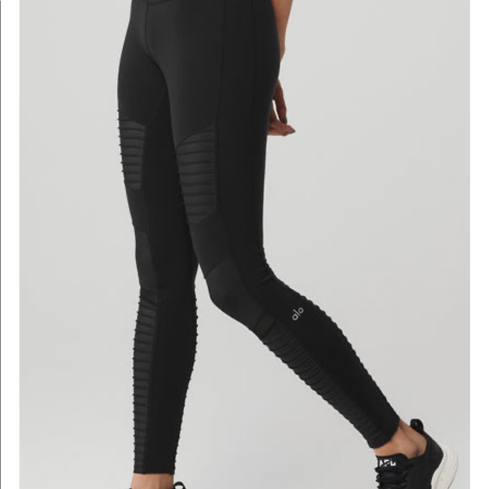 Alo Yoga black leggings size L